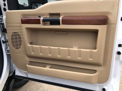 Used 2011 Ford F250 King Ranch w/ FX4 Off Road Pkg image 24