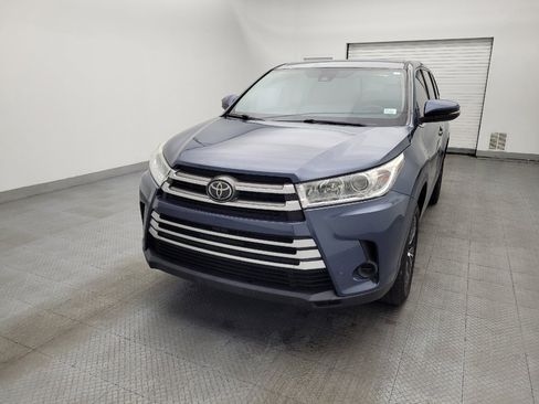 Used 2019 Toyota Highlander LE FWD image 15