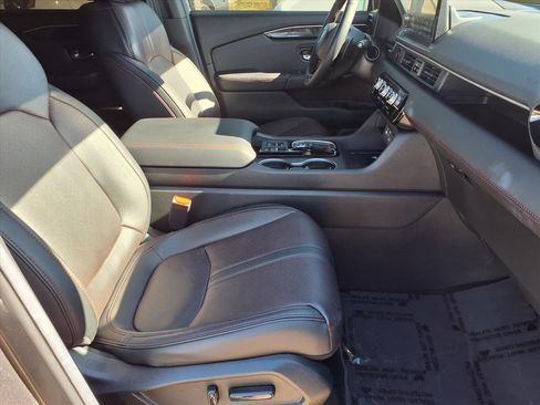 Used 2025 Honda Pilot Black Edition image 27