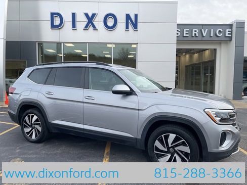 Used 2024 Volkswagen Atlas SE image 1