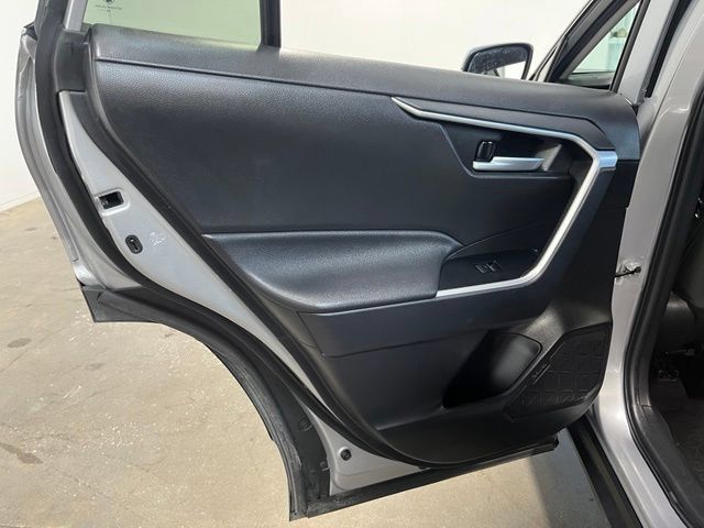 Used 2025 Toyota RAV4 XLE AWD/4WD image 21