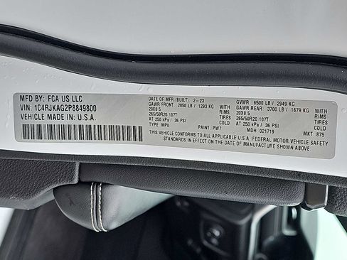 Used 2023 Jeep Grand Cherokee L Laredo image 29