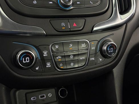 Used 2022 Chevrolet Equinox LT AWD/4WD image 19