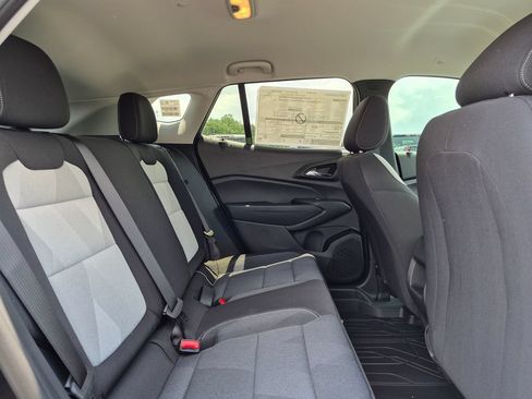 Used 2026 Chevrolet Trax LS w/ LS Convenience Package FWD image 34