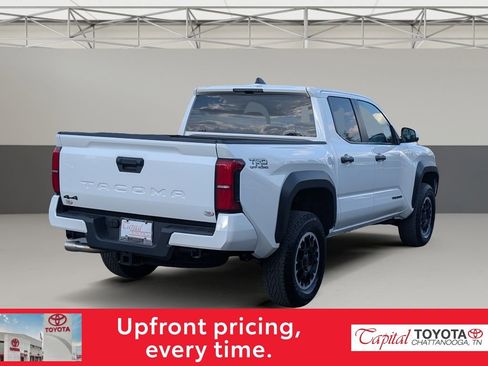Used 2024 Toyota Tacoma TRD Off-Road AWD/4WD image 7