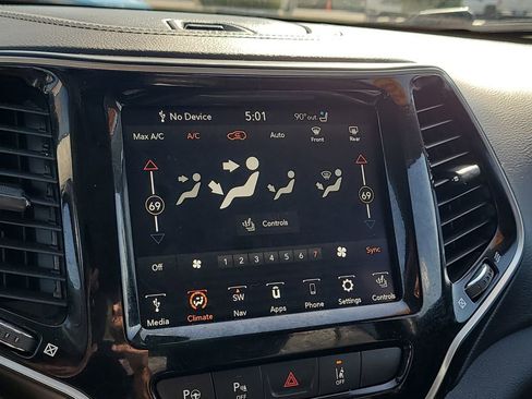 Used 2020 Jeep Cherokee Limited w/ Technology Group AWD/4WD image 26