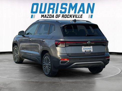 Used 2025 Volkswagen Taos SE image 4