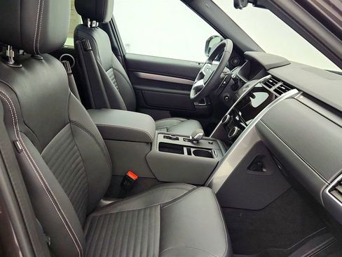 Used 2024 Land Rover Discovery Dynamic SE AWD/4WD image 25