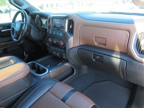 Used 2020 Chevrolet Silverado 1500 High Country image 11
