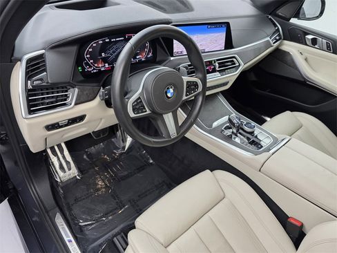 Used 2020 BMW X5 M50i w/ Premium Package image 10
