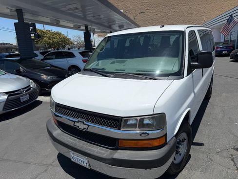Used 2014 Chevrolet Express 2500 LT w/ LT Preferred Equipment Group RWD image 4