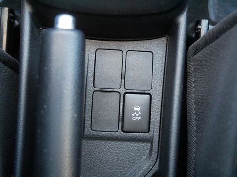 Certified 2018 Toyota Yaris LE image 18