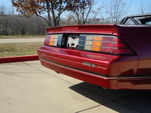Used 1990 Chevrolet Camaro IROC-Z image 30