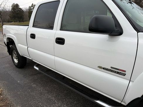 Used 2005 Chevrolet Silverado 2500 LS w/ Heavy-Duty Power Package image 10