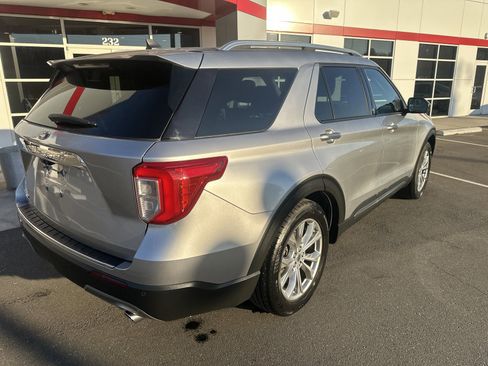 Used 2022 Ford Explorer Limited image 8