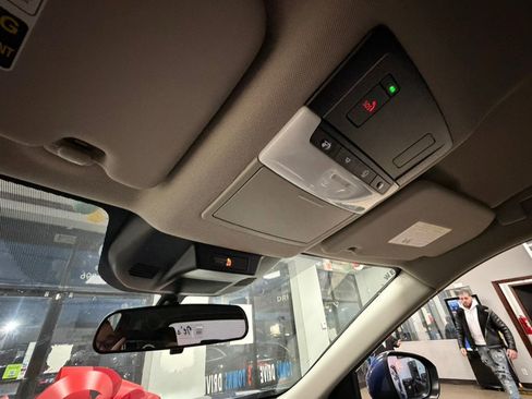 Used 2023 Nissan Rogue SV image 56