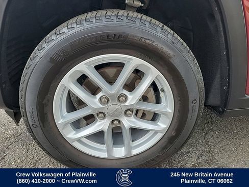 Used 2024 Jeep Grand Cherokee Laredo X AWD/4WD image 18