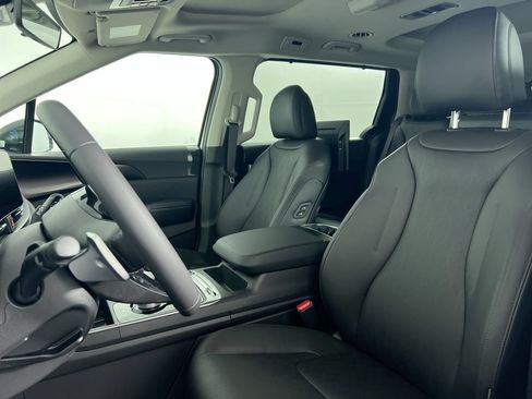 New 2027 Kia Carnival SX w/ Dark Edition Package FWD image 14
