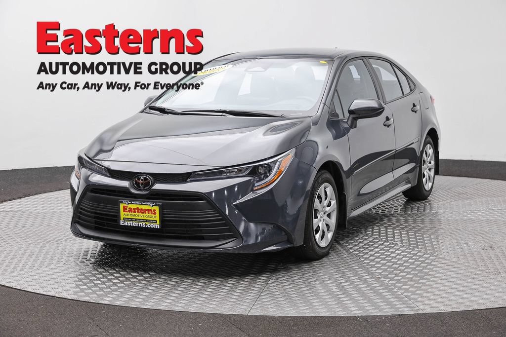Used 2025 Toyota Corolla LE FWD image 1