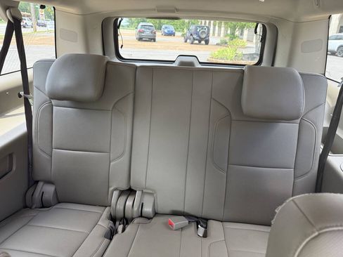 Used 2017 Chevrolet Suburban Premier AWD/4WD image 13