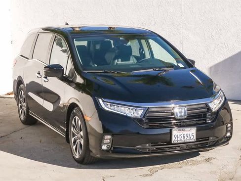 Used 2023 Honda Odyssey EX-L image 3