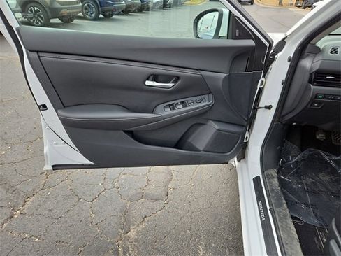 Used 2022 Nissan Sentra SV w/ Trunk Package image 11