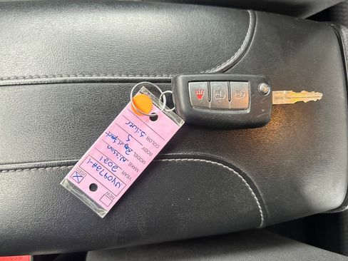 Used 2021 Nissan Rogue Sport S image 17