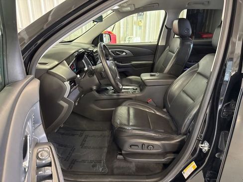 Used 2018 Chevrolet Traverse Premier w/ Driver Confidence II Package FWD image 41