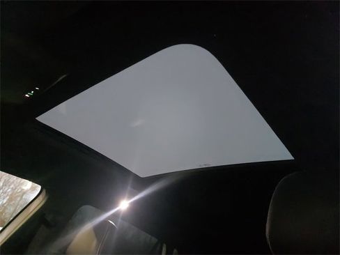 Used 2023 Volkswagen Atlas Cross Sport SE image 29