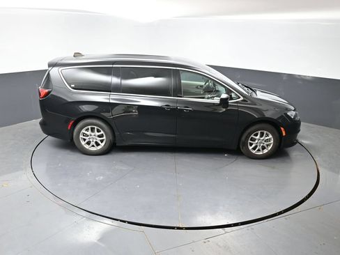 Used 2023 Chrysler Voyager LX FWD image 41