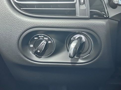 New 2026 Porsche Macan image 11