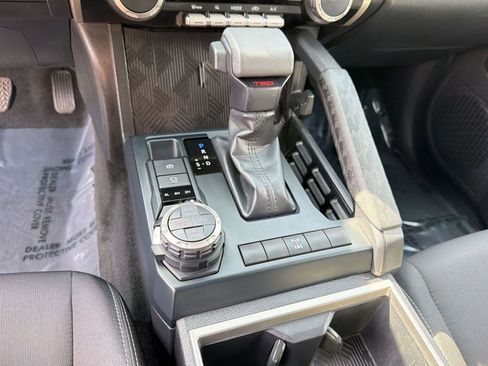 Used 2025 Toyota Tacoma TRD Off-Road AWD/4WD image 17