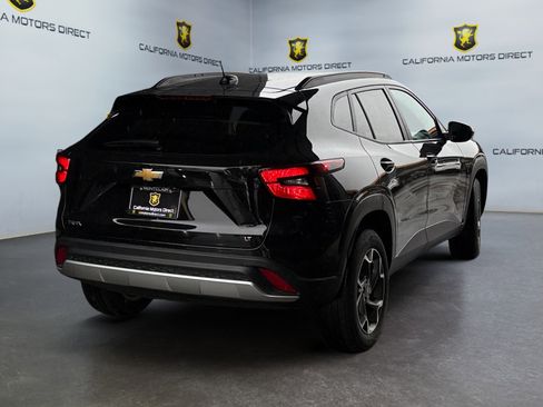 Used 2025 Chevrolet Trax LT image 4