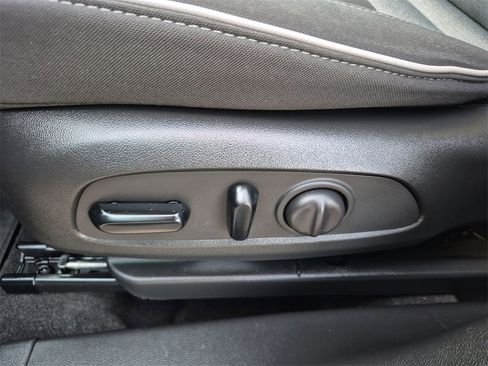 Used 2022 Chevrolet TrailBlazer LT w/ Convenience Package image 19