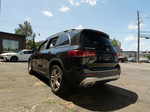 Used 2021 Mercedes-Benz GLB 250 4MATIC w/ Premium Package image 5