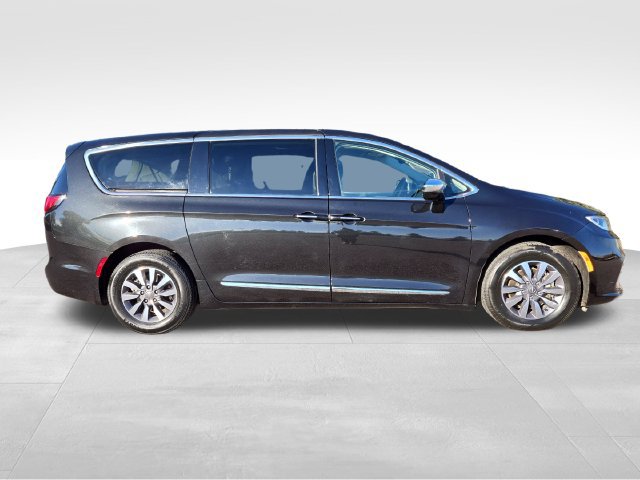 Used 2023 Chrysler Pacifica Limited FWD image 17