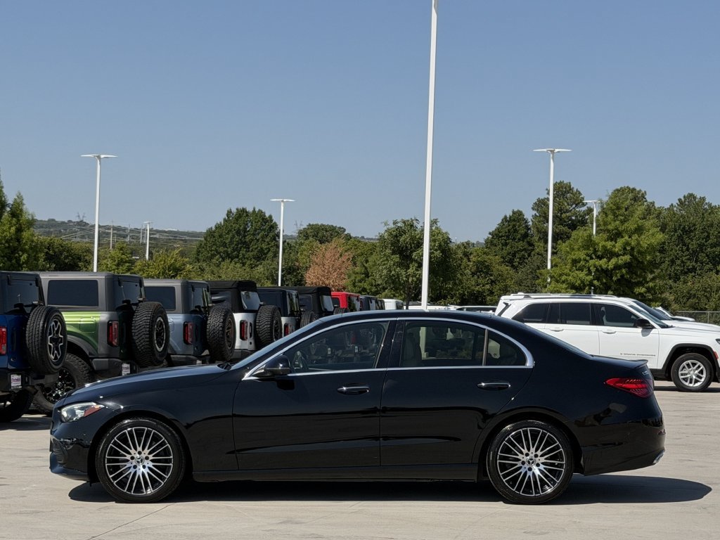 Used 2022 Mercedes-Benz C 300 Sedan image 3