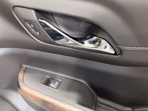 Used 2023 GMC Acadia Denali w/ Trailering Package FWD image 27