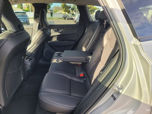 Certified 2023 Volvo XC60 B5 Ultimate AWD/4WD image 11