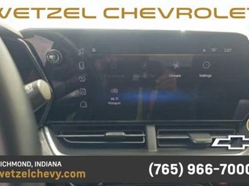 Used 2025 Chevrolet Trax ACTIV w/ Sunroof Package FWD image 6