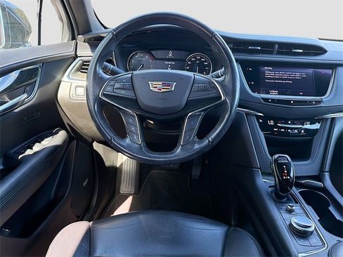 Used 2020 Cadillac XT5 Premium Luxury image 17
