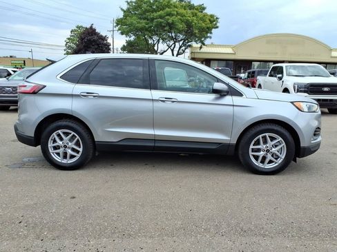 Used 2024 Ford Edge SEL w/ Convenience Package AWD/4WD image 6