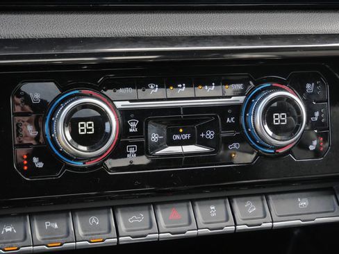 Used 2022 GMC Sierra 1500 AT4 w/ AT4 Premium Package image 40