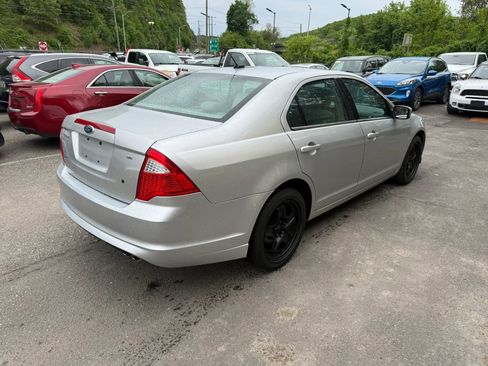 Used 2011 Ford Fusion SE FWD image 3