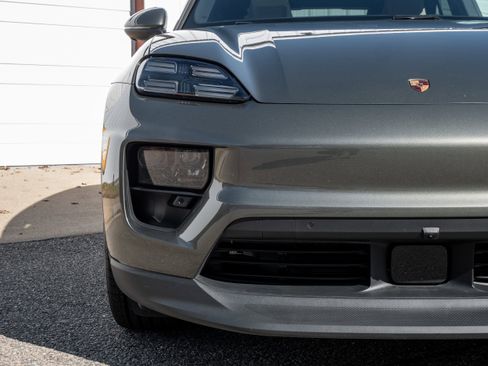 Used 2025 Porsche Macan Electric image 10