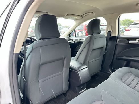Used 2018 Ford Fusion SE image 23
