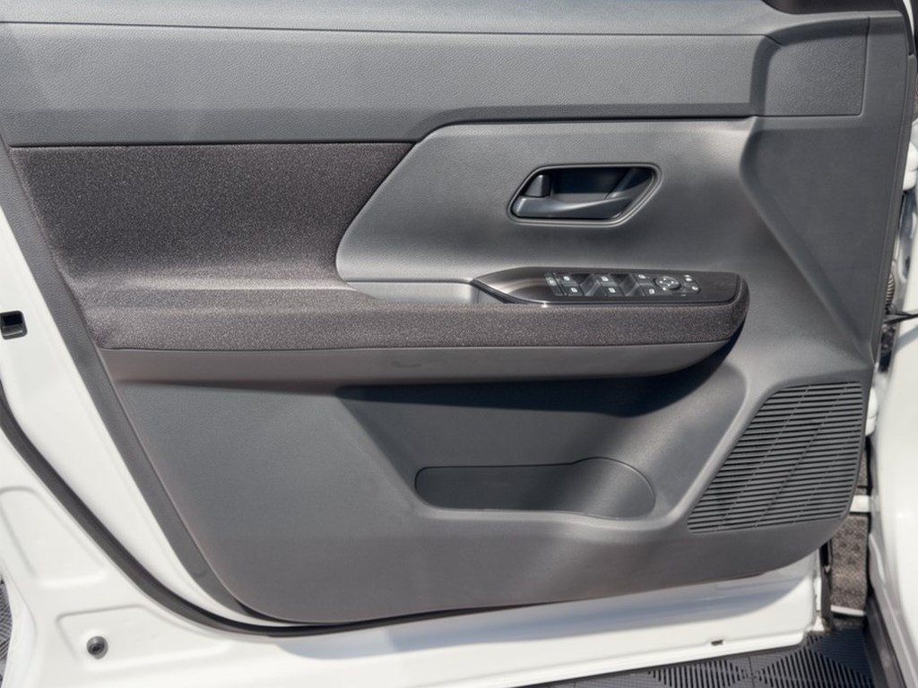 New 2027 Nissan Kicks S FWD image 14