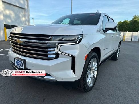 Used 2022 Chevrolet Suburban High Country AWD/4WD image 1