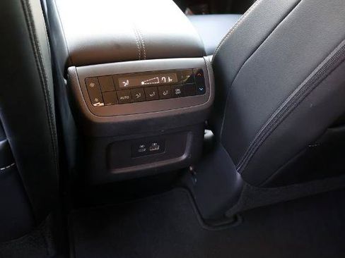 Certified 2023 Nissan Pathfinder SL FWD image 16