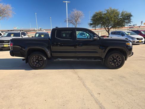 Used 2023 Toyota Tacoma Limited w/ Nightshade Package image 2